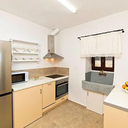 Barozziana Private Heated Pool & Jacuzzi Villa Rethymno (Crete)