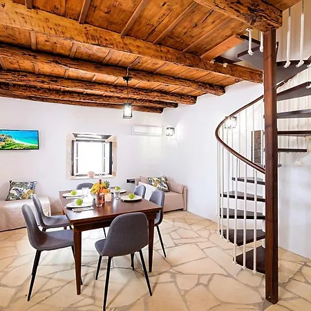 Barozziana Private Heated Pool & Jacuzzi Villa *