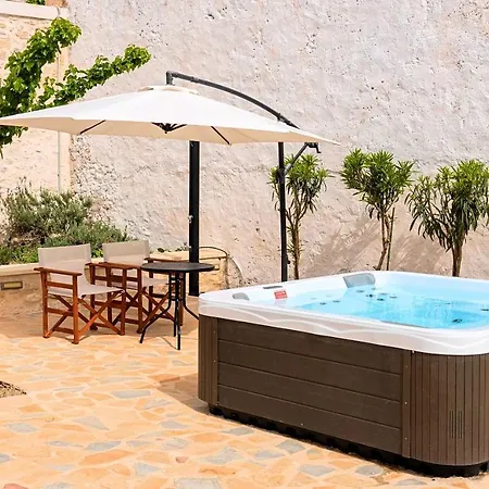 Barozziana Private Heated Pool & Jacuzzi Villa