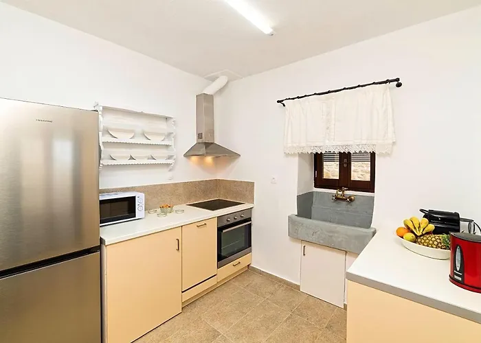 Barozziana Private Heated Pool & Jacuzzi Villa Rethymno (Crete)