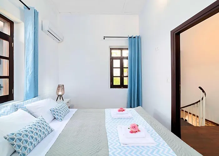 Barozziana Private Heated Pool & Jacuzzi Villa