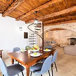 Barozziana Private Heated Pool & Jacuzzi *