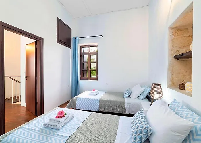 Barozziana Private Heated Pool & Jacuzzi Βίλα